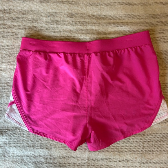 Under Armour Pink Performance‎ Training Shorts - Picture 5 of 5